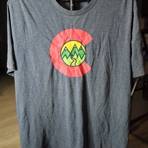 Gray T-Shirt with Stylized Colorado State Flag And Mtn Graphic 2xl 1-1022